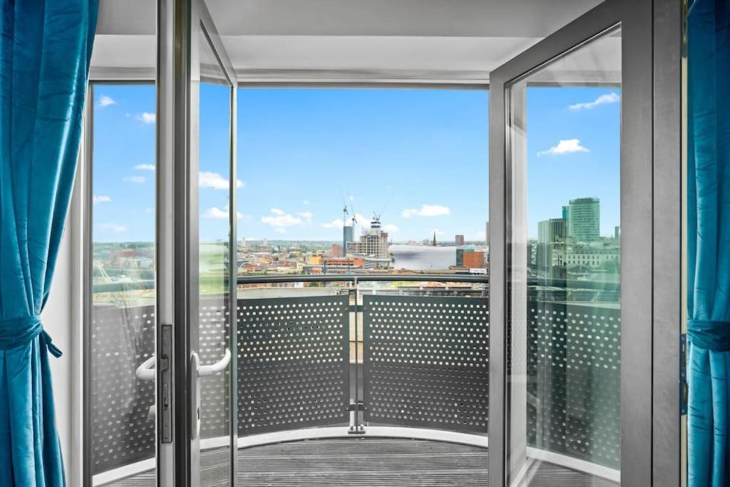 Spacious 2 Bed Apt B'Ham Cc With Parking Sleeps 7 Birmingham Exterior foto