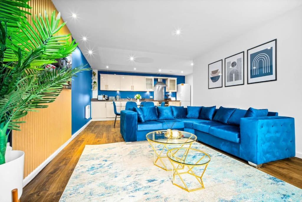 Spacious 2 Bed Apt B'Ham Cc With Parking Sleeps 7 Birmingham Exterior foto